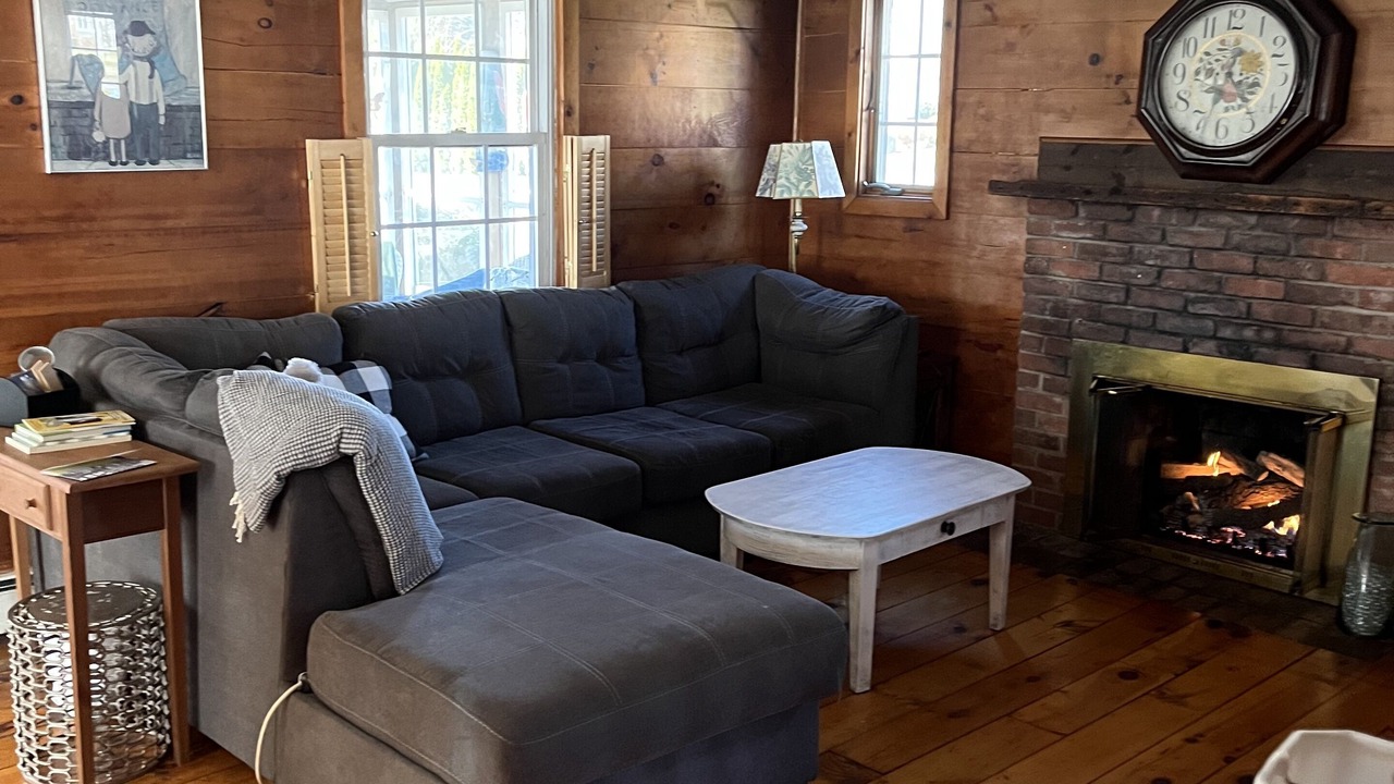 Photo of Livingroom in Niantic