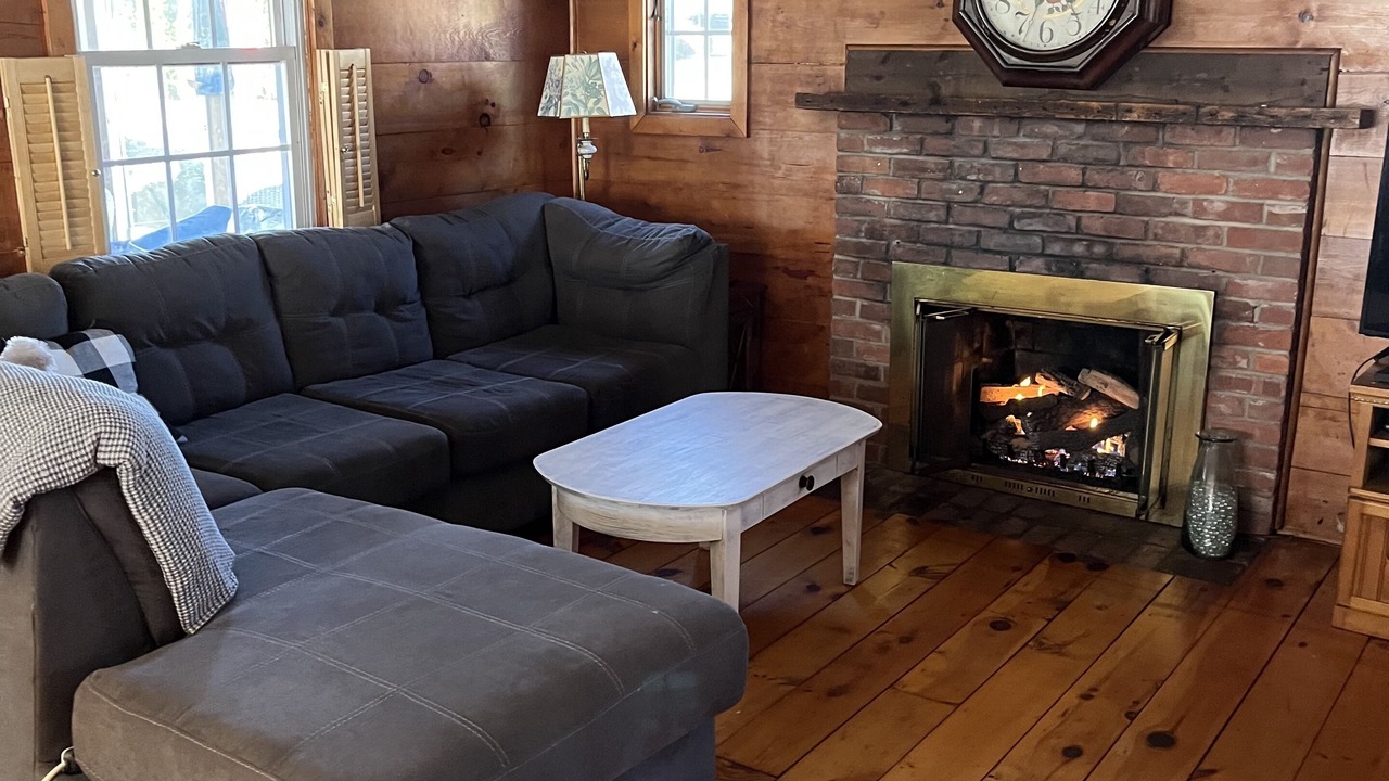 Photo of Livingroom in Niantic