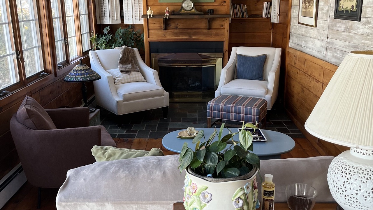 Photo of Livingroom in Niantic