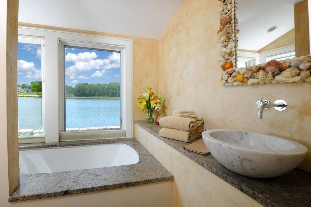 Photo of Bathroom in Stony Creek