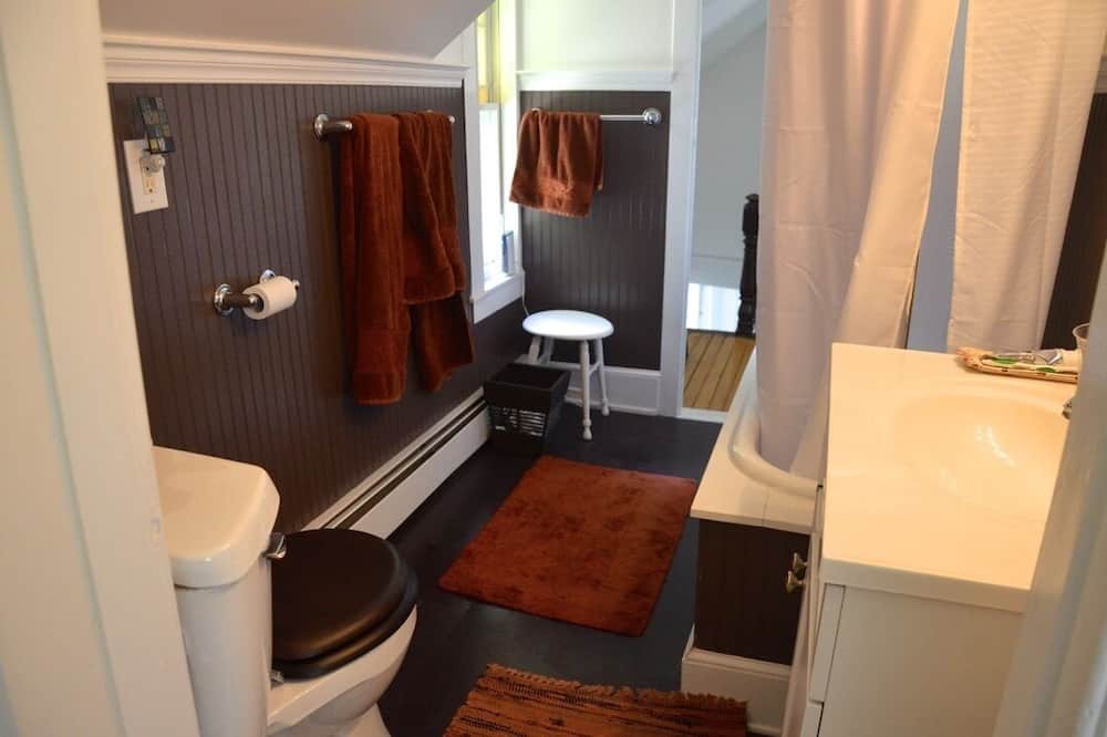 Photo of Bathroom in Ferry Village