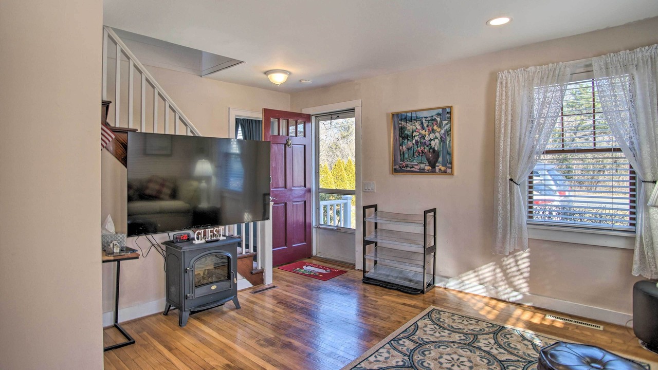 Photo of Livingroom in Hyannis