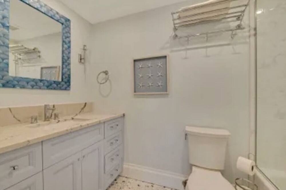 Photo of Bathroom in Greenport West
