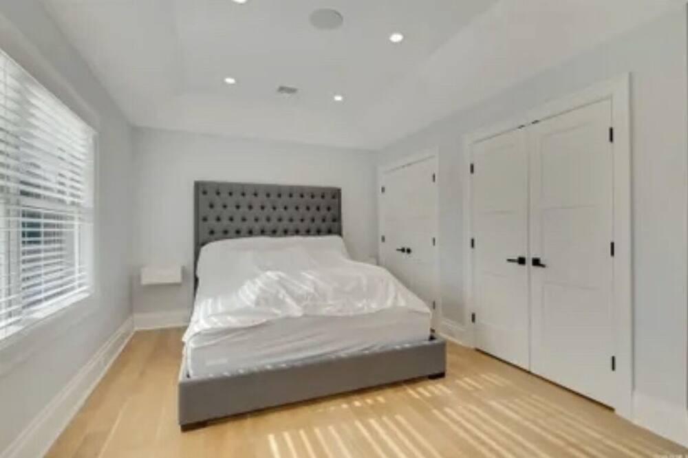 Photo of Bedroom in Greenport West