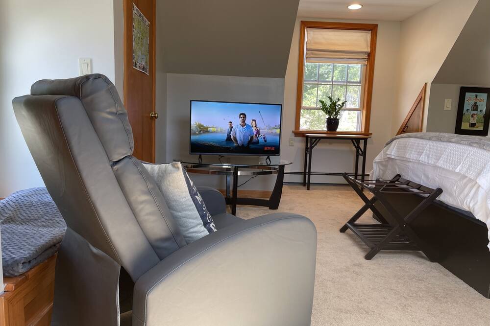 Photo of Bedroom in Wolfeboro
