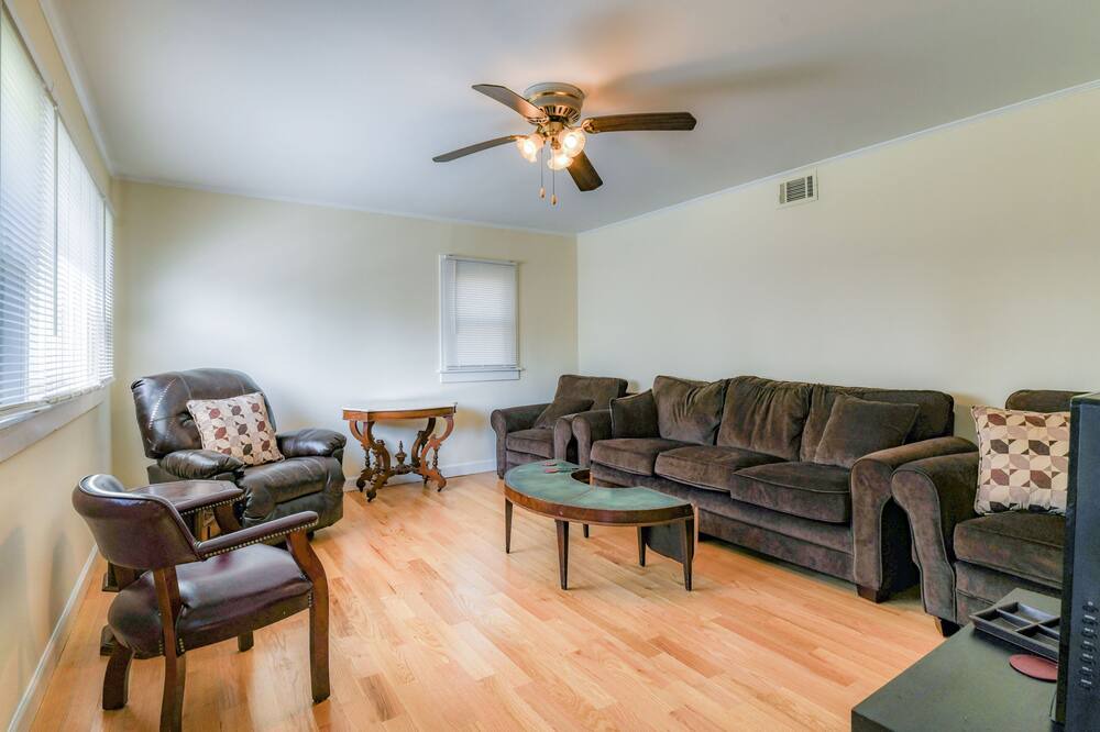 Photo of Livingroom in Neptune City