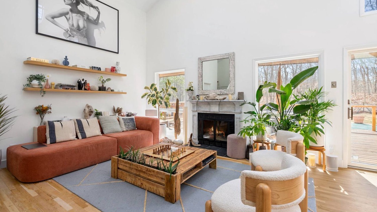 Photo of Livingroom in Northwest Harbor