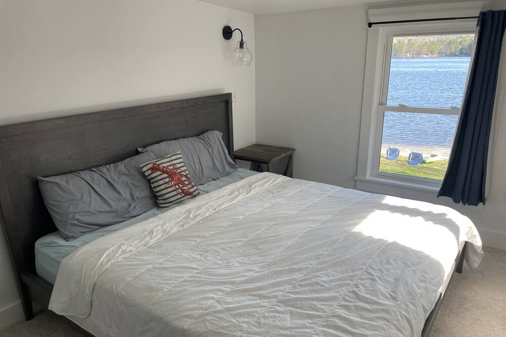 Photo of Bedroom in Raymond