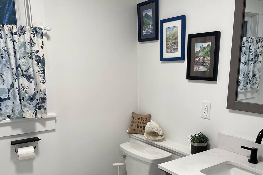 Photo of Bathroom in Raymond