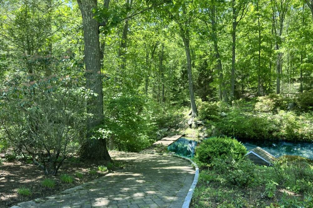 Photo of Outdoor in Guilford