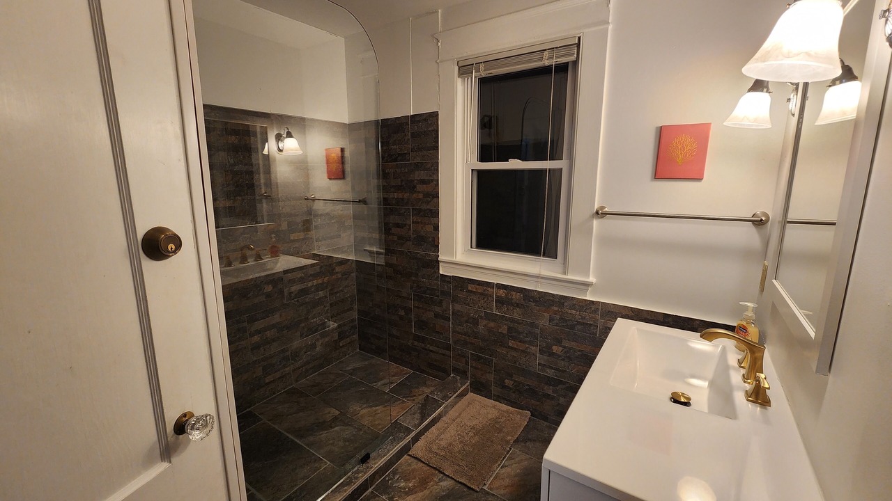 Photo of Bathroom in Gray