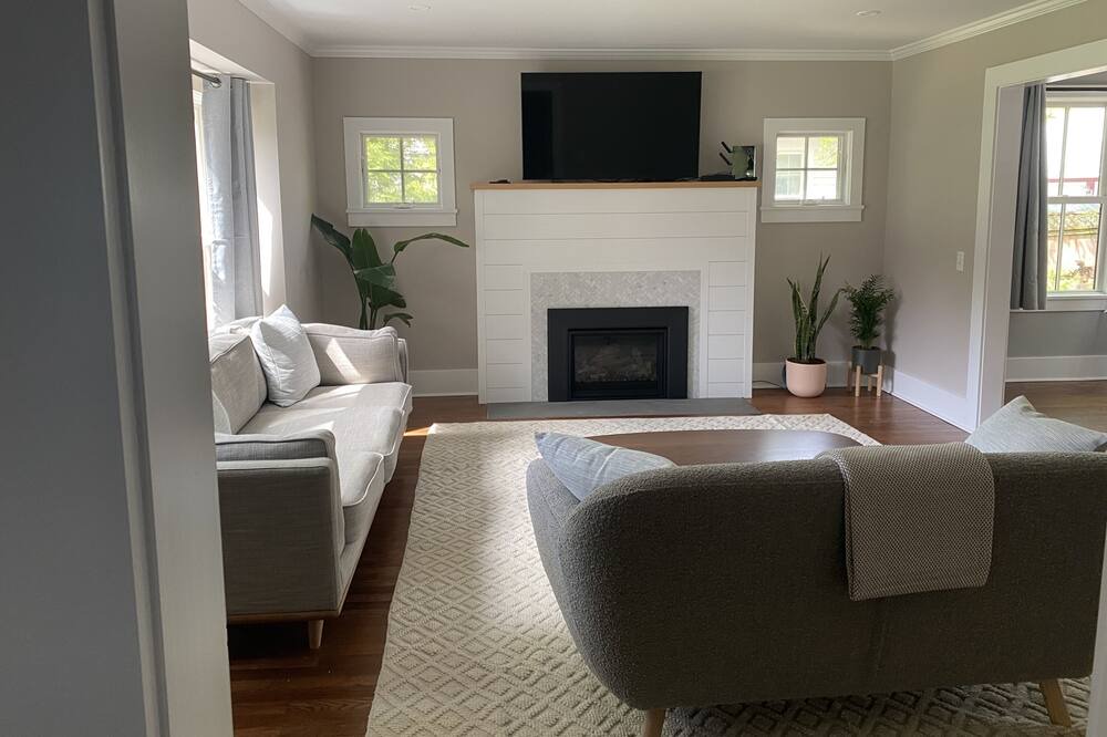 Photo of Livingroom in Red Hook