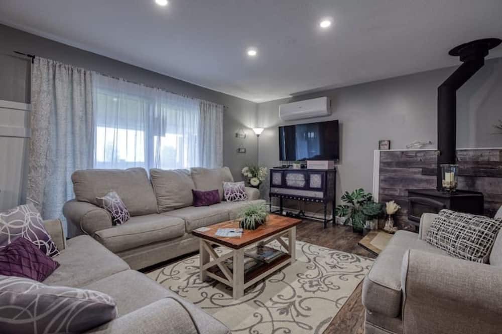 Photo of Livingroom in Selkirk