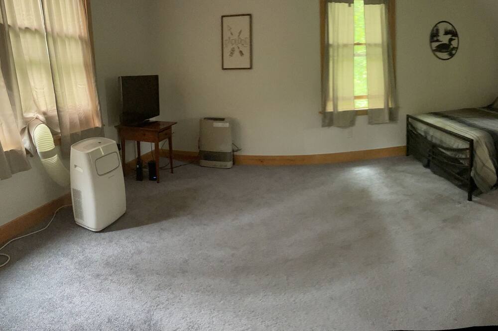 Photo of Bedroom in Lyman