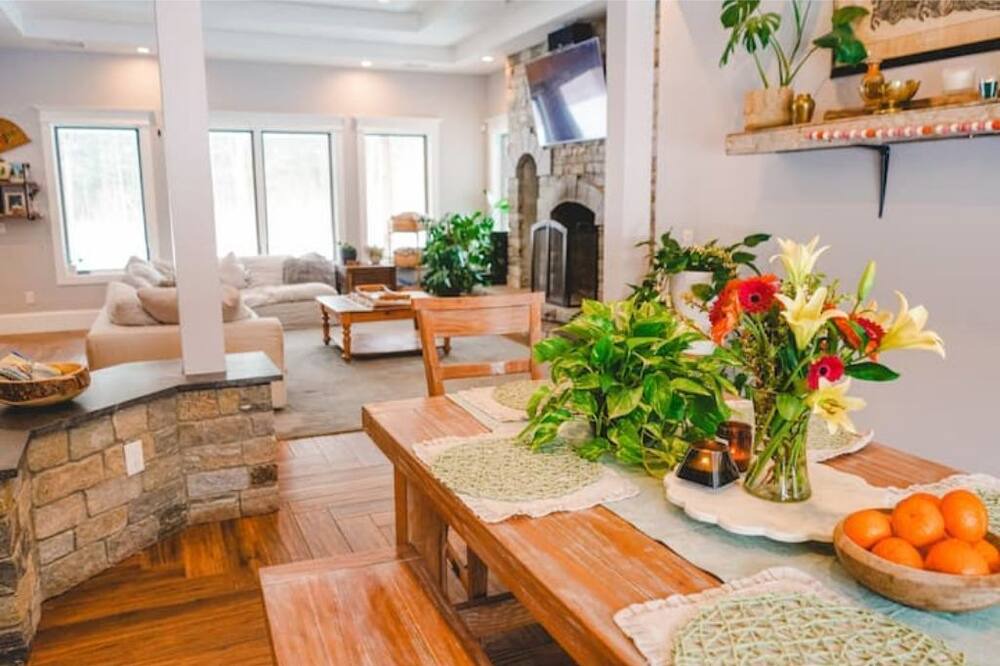 Photo of Kitchen in Center Conway
