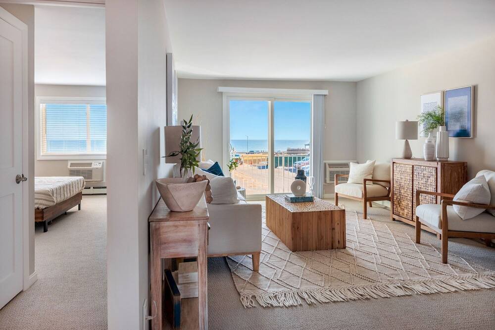 Photo of Livingroom in Narragansett Pier