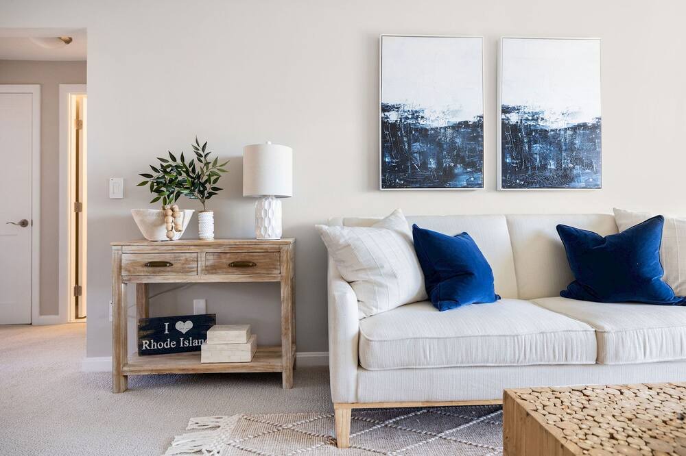 Photo of Livingroom in Narragansett Pier