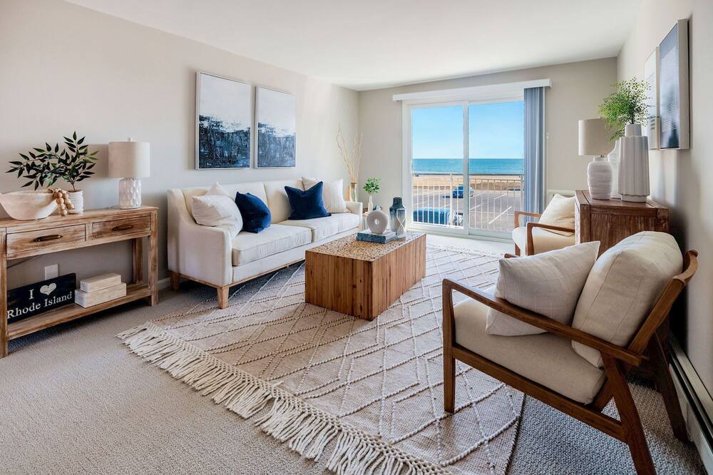 Photo of Livingroom in Narragansett Pier