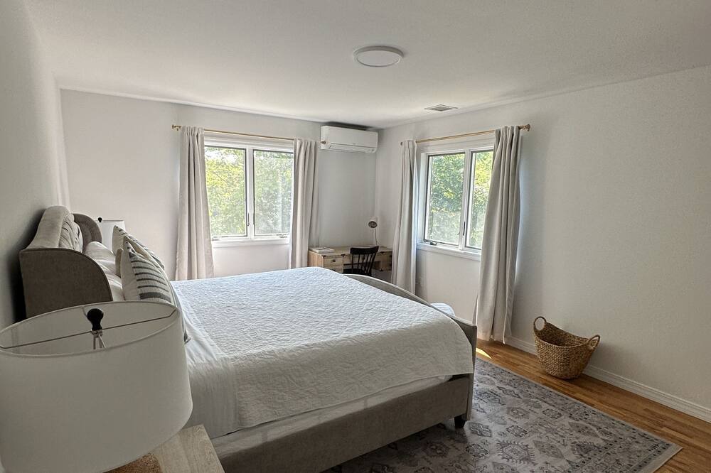 Photo of Bedroom in Greenport West