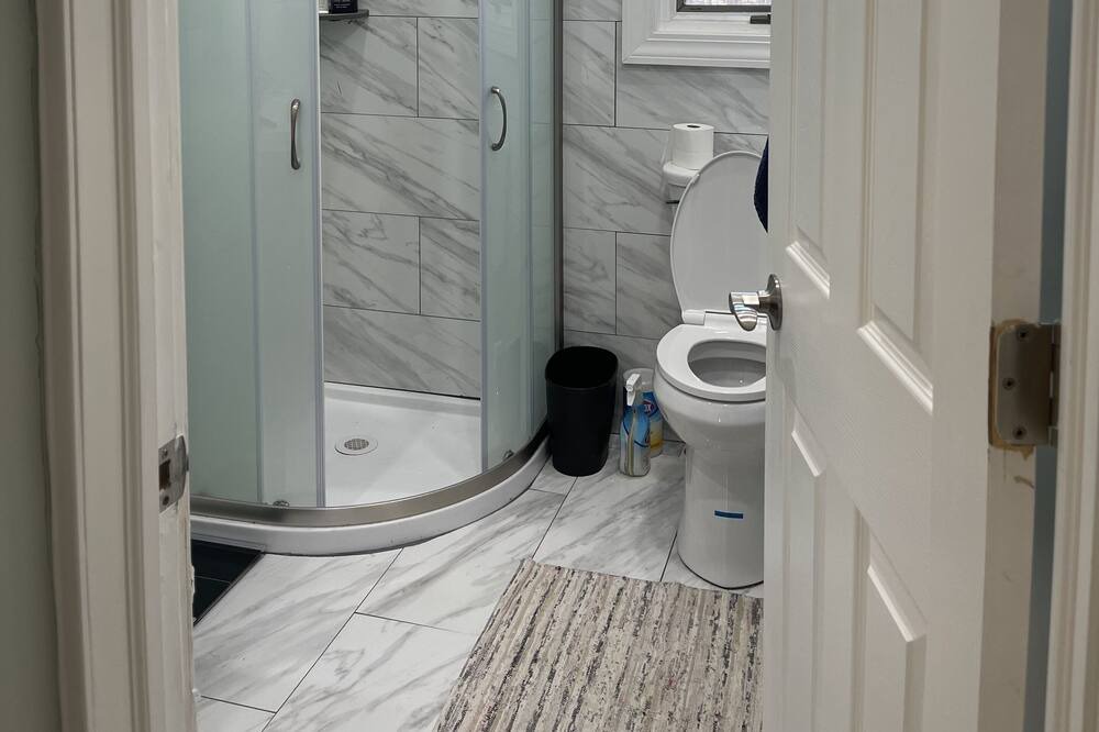 Photo of Bathroom in Rowland