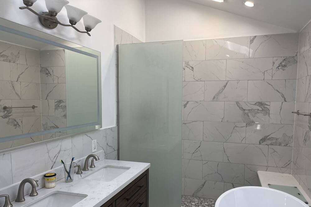 Photo of Bathroom in Rowland