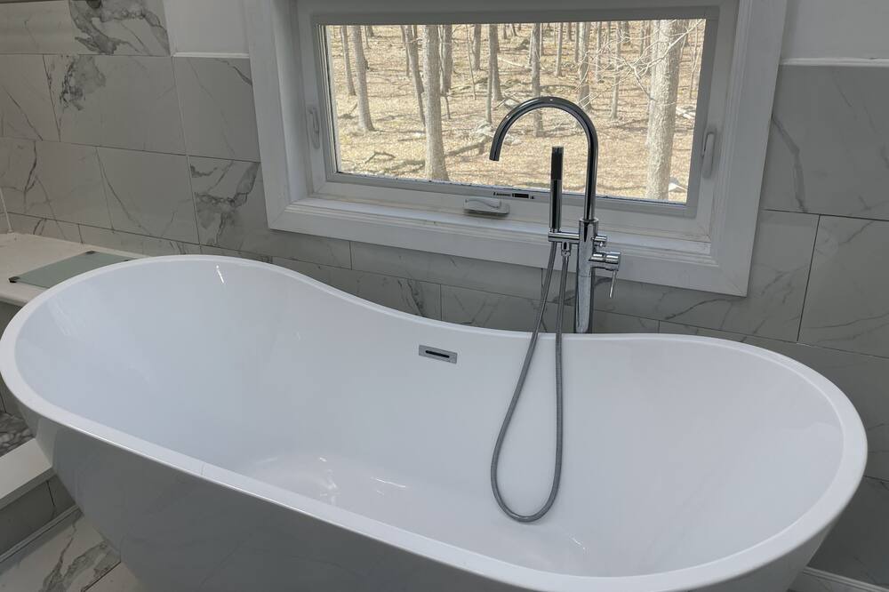 Photo of Bathroom in Rowland