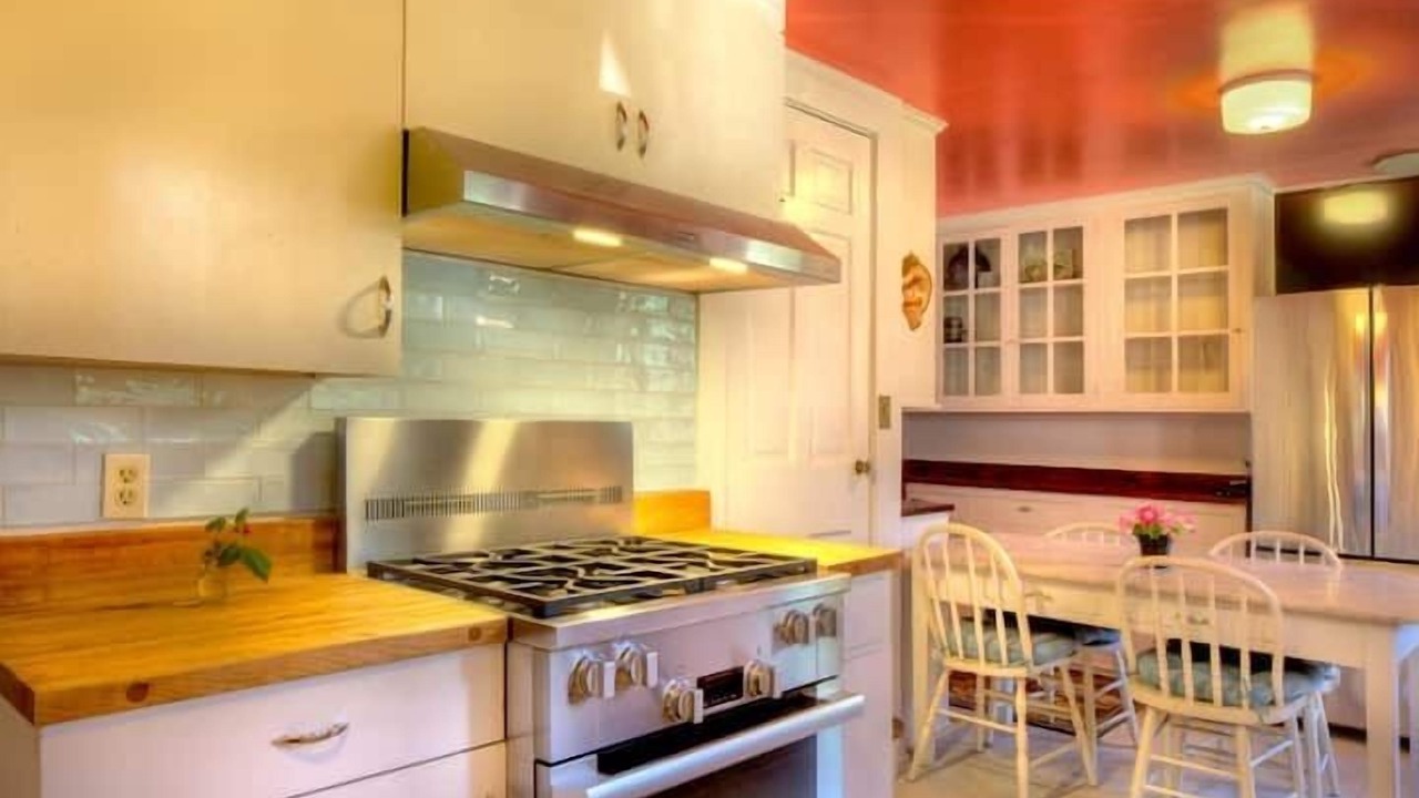 Photo of Kitchen in Ocean Drive