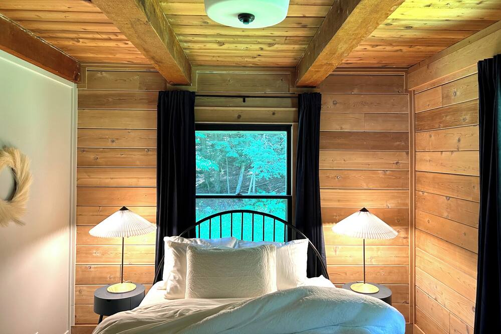 Photo of Bedroom in Stowe Hollow