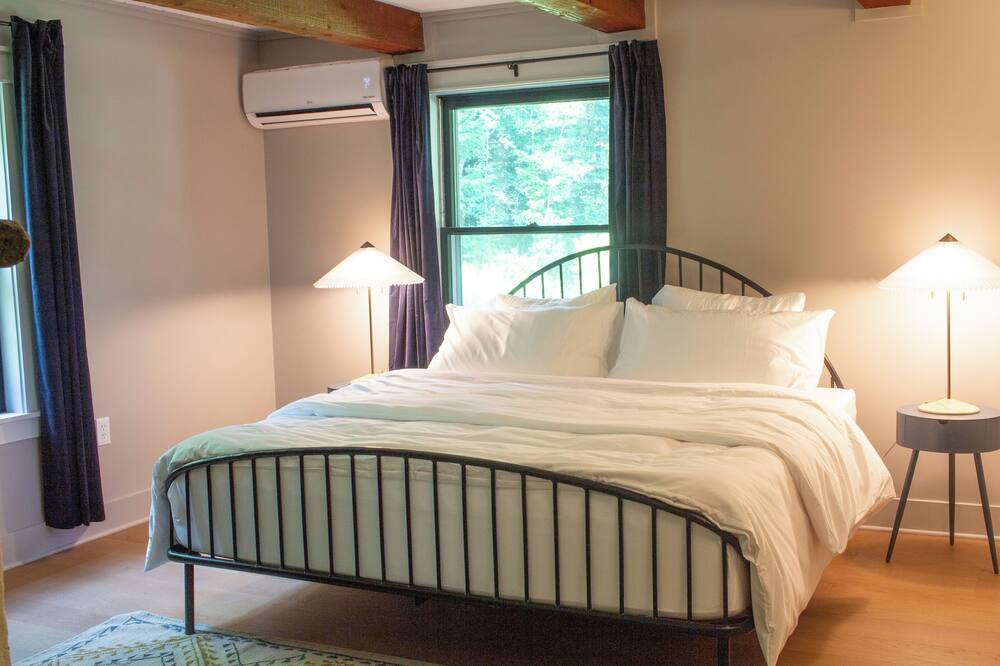Photo of Bedroom in Stowe Hollow