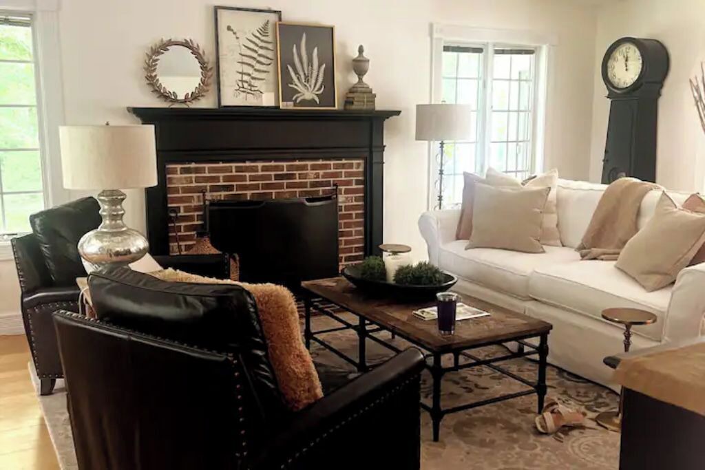 Photo of Livingroom in North Stonington