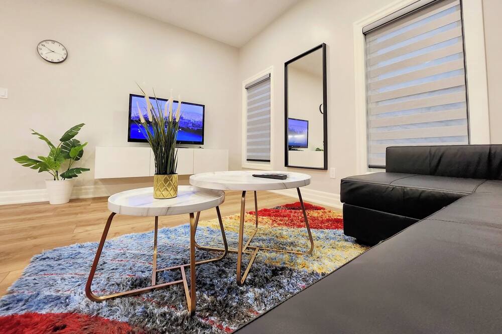 Photo of Livingroom in Downtown