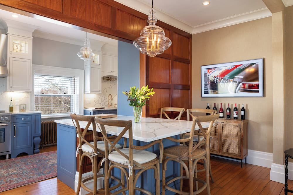 Photo of Kitchen in Bellevue Avenue Historic District