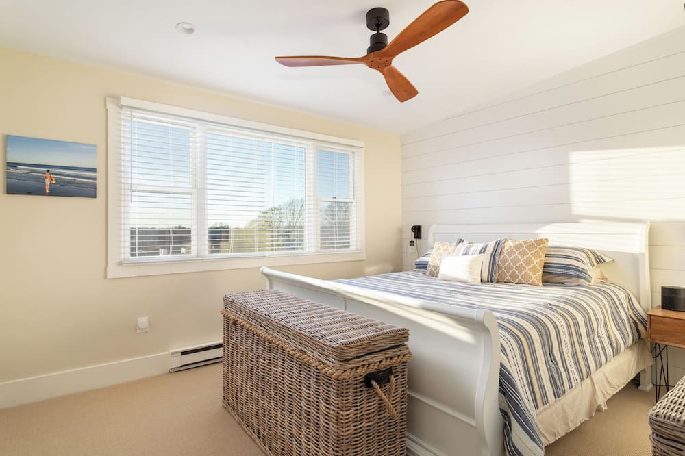 Photo of Bedroom in Bellevue Avenue Historic District