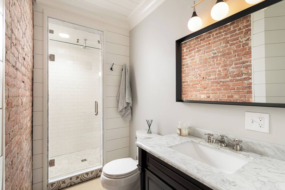 Photo of Bathroom in Bellevue Avenue Historic District