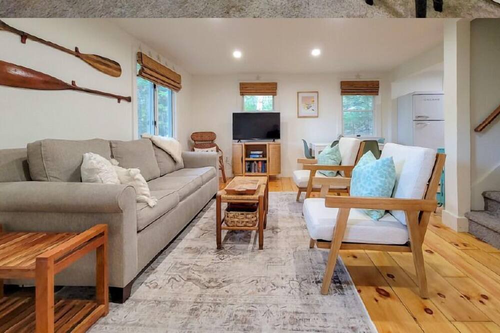 Photo of Livingroom in East Falmouth