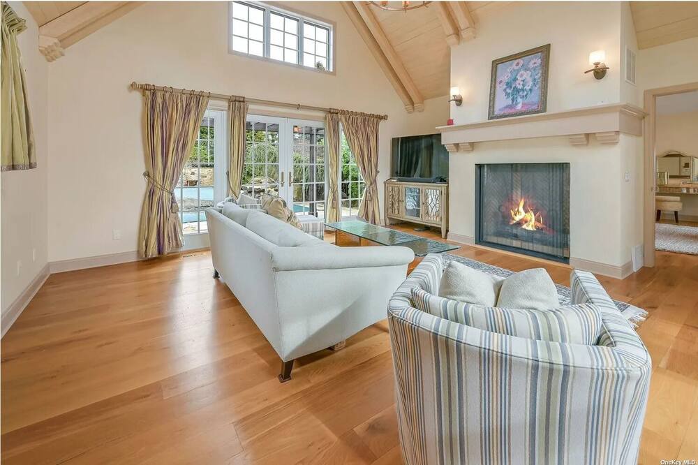 Photo of Livingroom in Greenport West