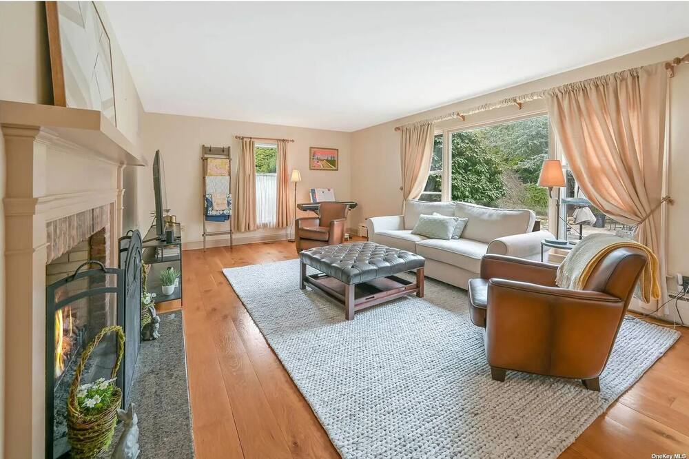 Photo of Livingroom in Greenport West