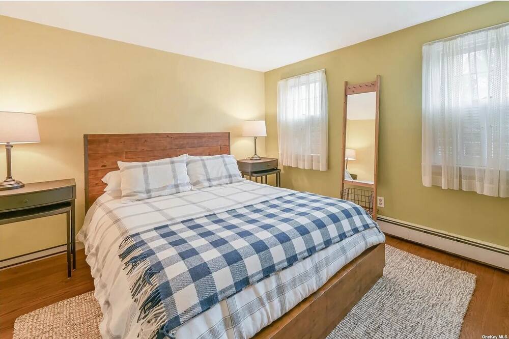 Photo of Bedroom in Greenport West