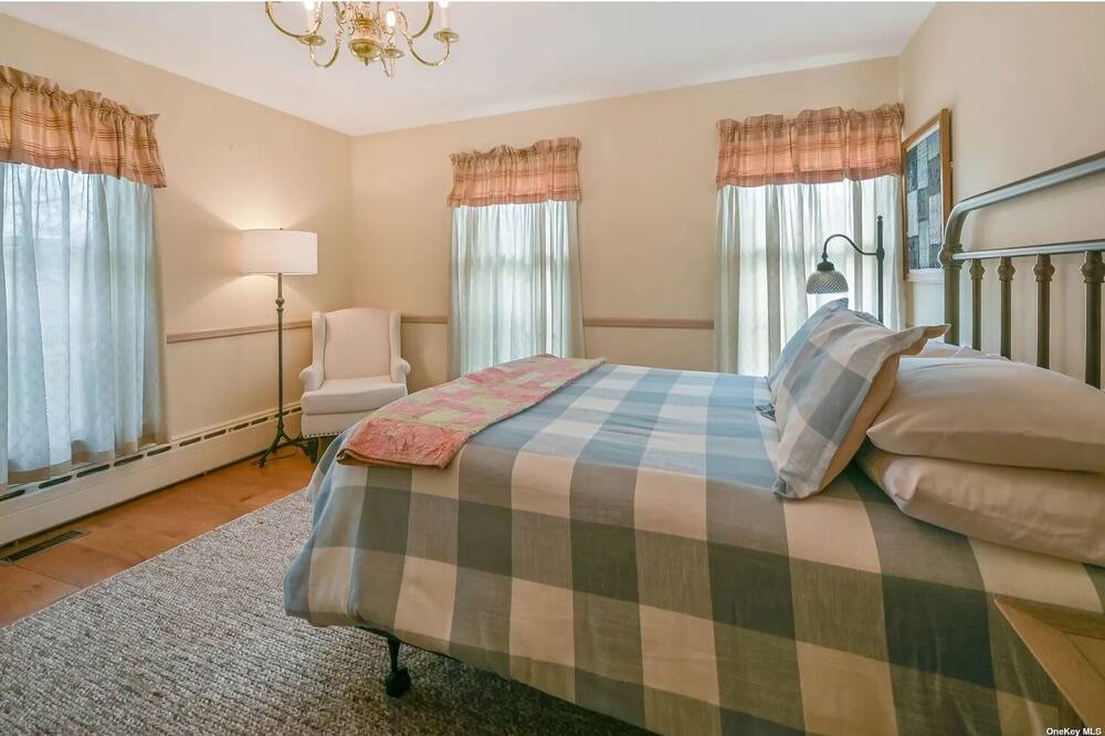 Photo of Bedroom in Greenport West