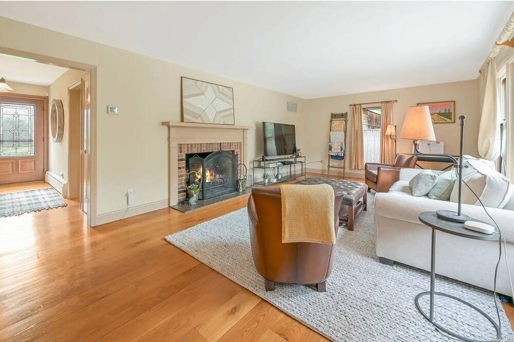 Photo of Livingroom in Greenport West