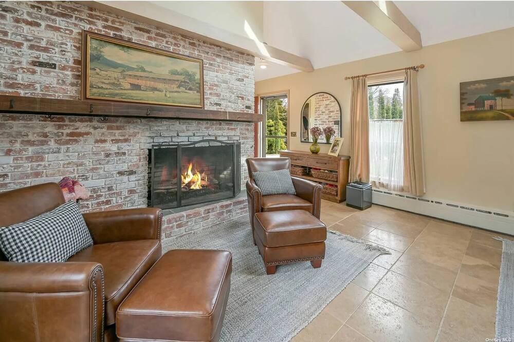 Photo of Livingroom in Greenport West