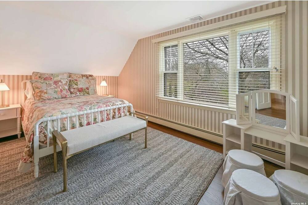 Photo of Bedroom in Greenport West