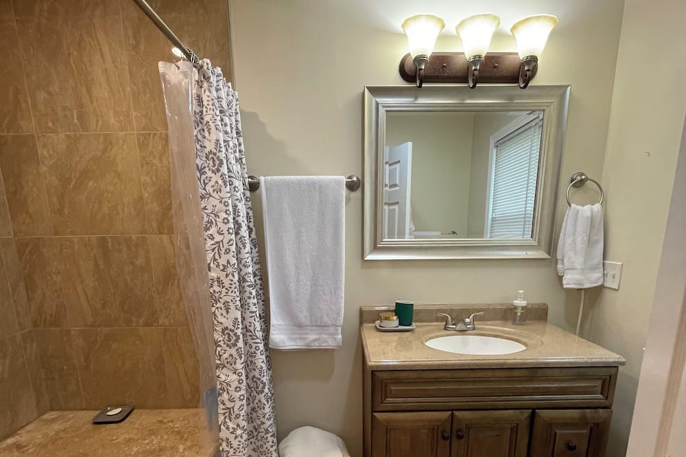 Photo of Bathroom in West New Haven