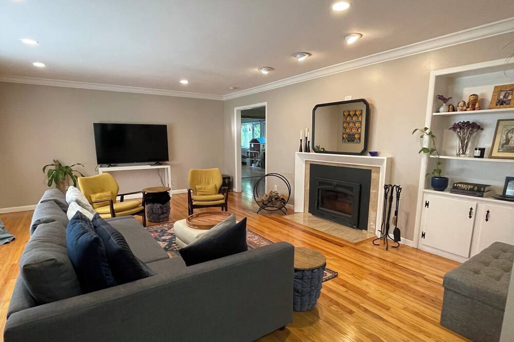 Photo of Livingroom in West New Haven