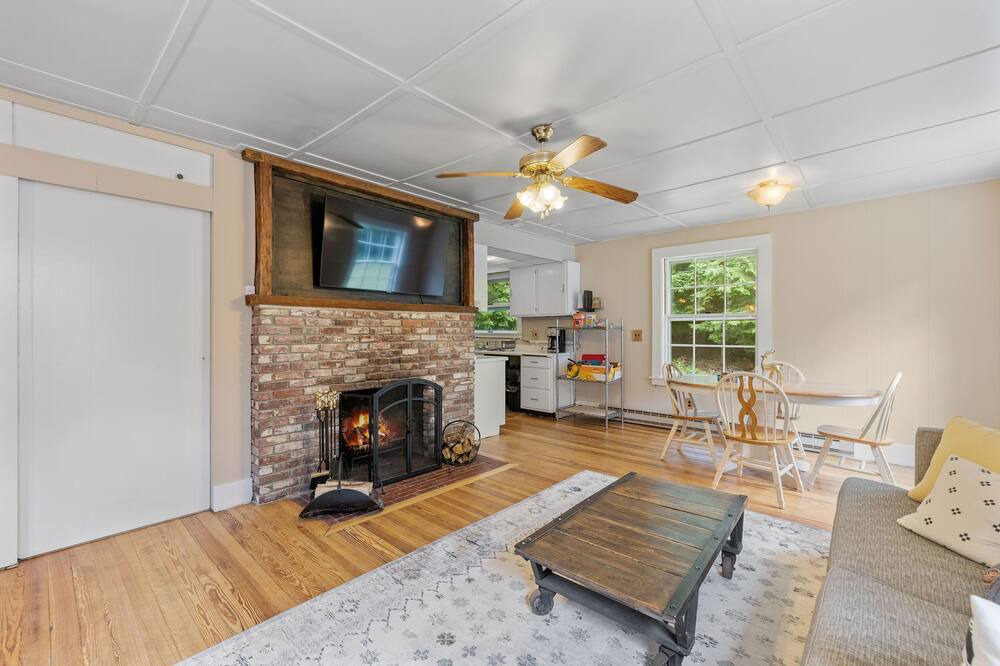 Photo of Livingroom in Silver Lake