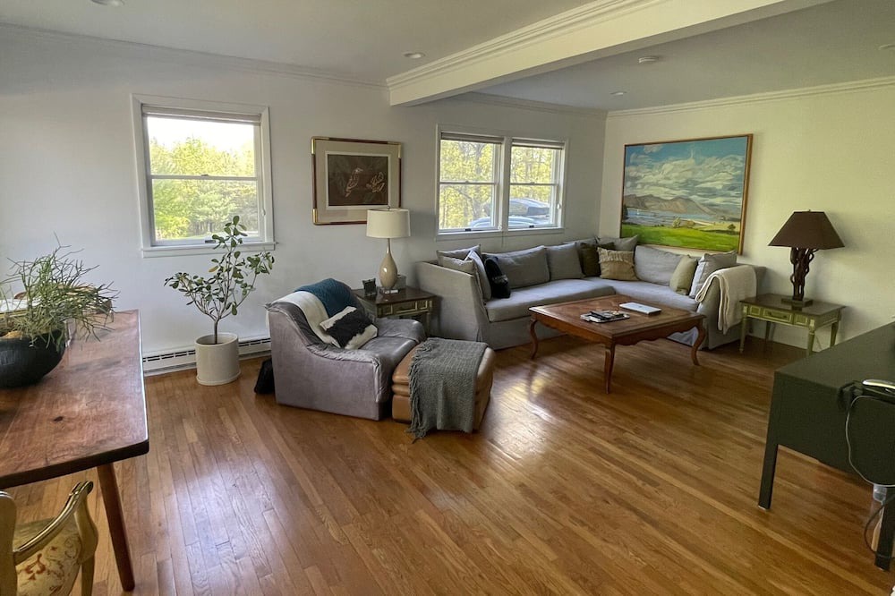 Photo of Livingroom in Red Hook