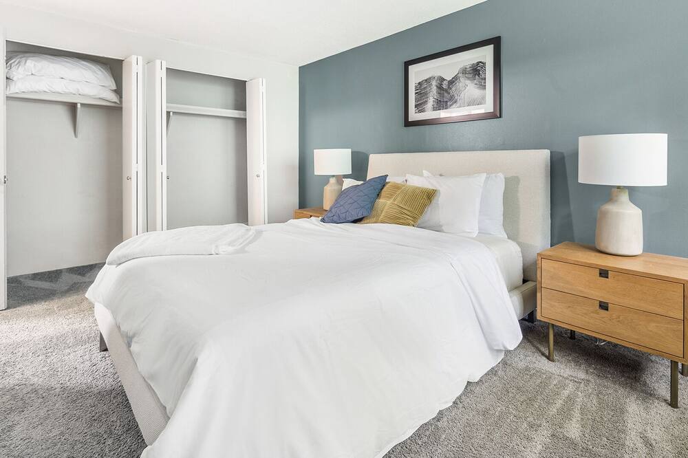 Photo of Bedroom in Avon