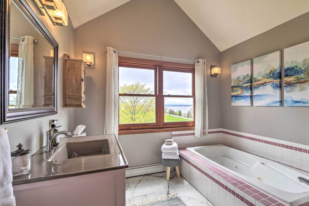 Photo of Bathroom in North Hero