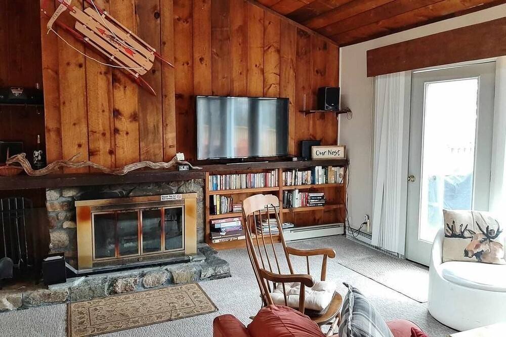 Photo of Livingroom in Campton