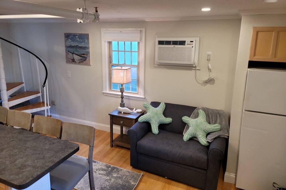 Photo of Livingroom in West Dennis